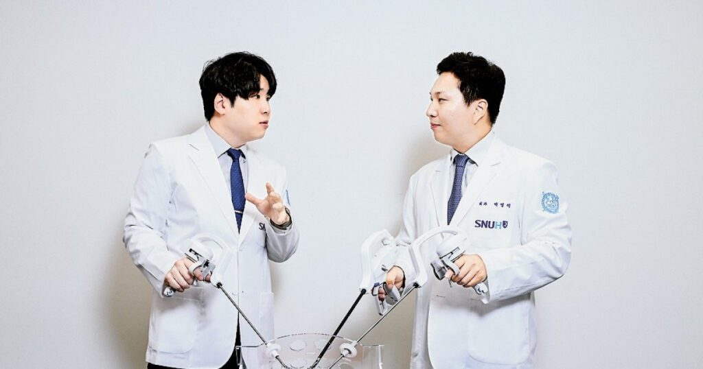 [Health&] “고도 비만 수술, 다관절 복강경 기구로 정확도·안전성 높여”